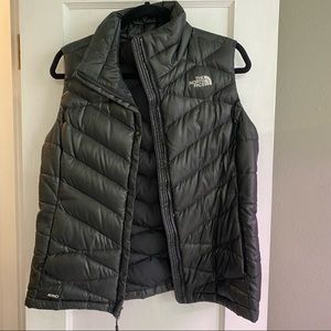 North face women’s vest size M